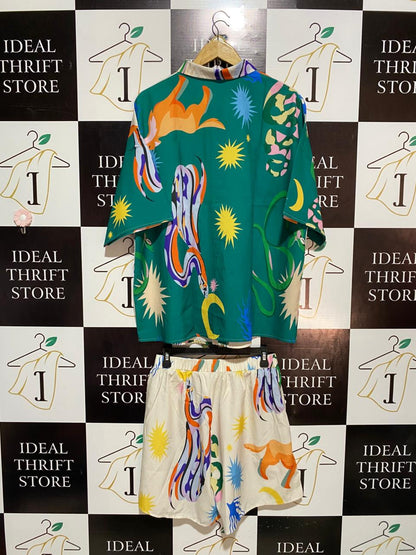 |XL| B7| VIBRANT ABSTRACT ART TWO-PIECE SUMMER SET BUTTON-DOWN SHIRT & MATCHING SHORTS