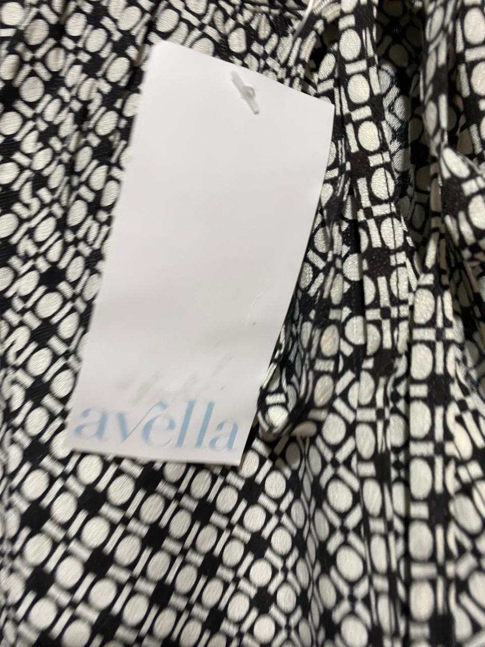 AVELLA |XXL| BUST 28| B7| CHIC GEOMETRIC PRINT MONOCHROME BLOUSE