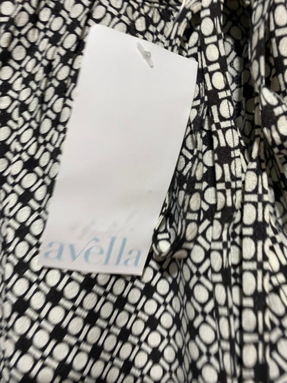 AVELLA |XXL| BUST 28| B7| CHIC GEOMETRIC PRINT MONOCHROME BLOUSE