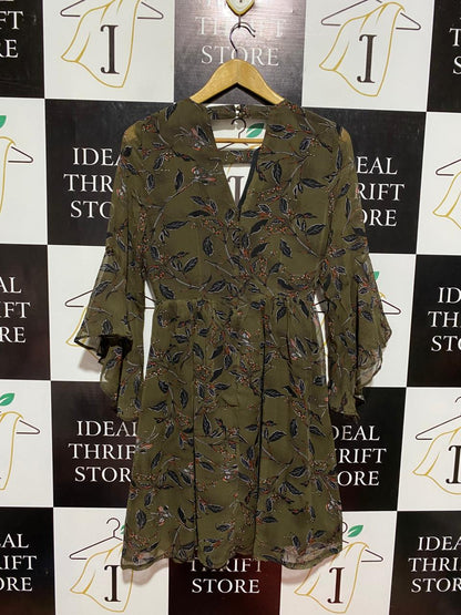SISTERS POINT |M| BUST 17| B8| ELEGANT OLIVE GREEN BOTANICAL PRINT MINI DRESS WITH BELL SLEEVES