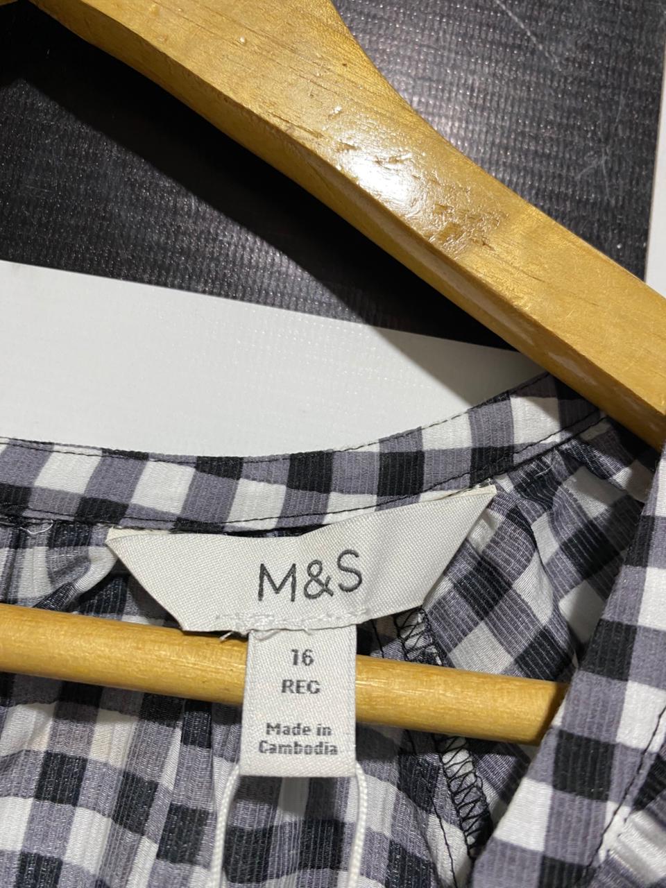 M&S |L| BUST 24| B8| BLACK AND WHITE GINGHAM PUFF SLEEVE BLOUSE