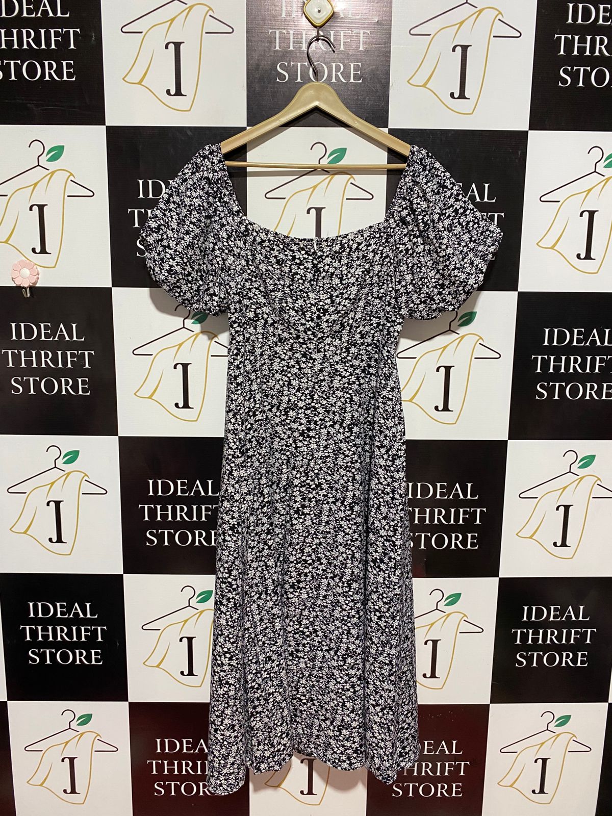|M| BUST 17| B8| VINTAGE-INSPIRED FLORAL DITSY PRINT MIDI DRESS WITH PUFF SLEEVES