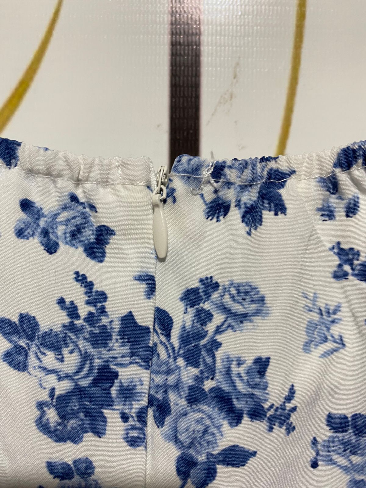 |M| BUST 18| B8| VINTAGE BLUE FLORAL CHATEAU MIDI DRESS WITH RUFFLE CUFFS