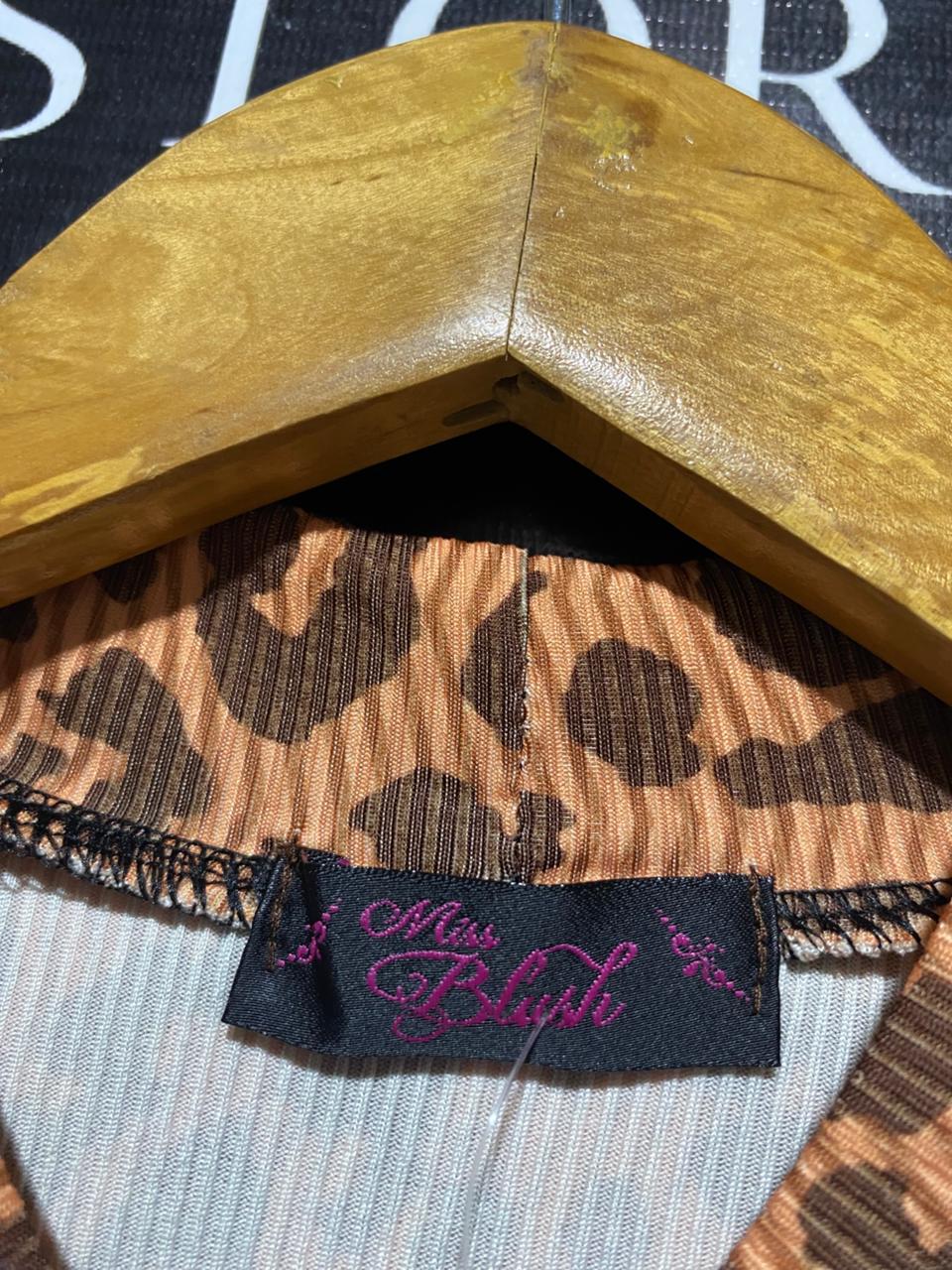 MISS BLUSH |M| BUST 15| B8| LEOPARD PRINT MOCK NECK CROP TOP