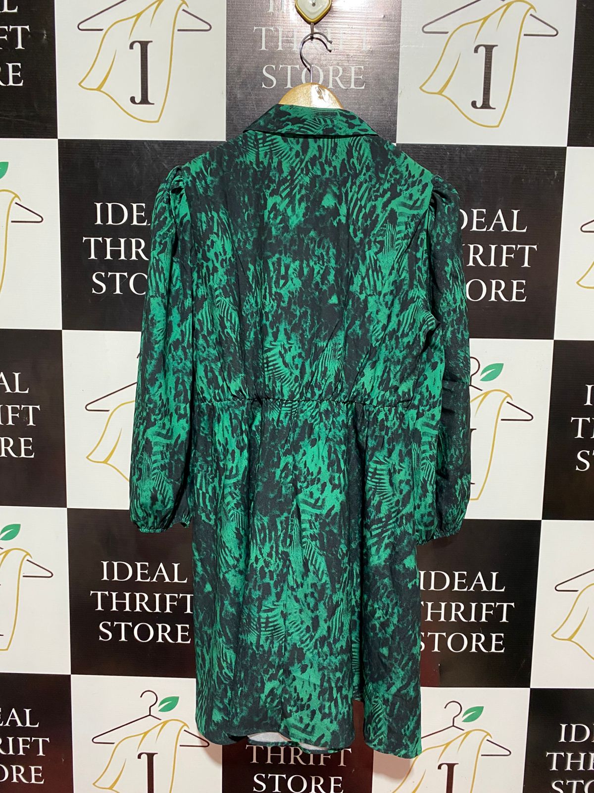 LIPSY |M| BUST 19| B8| GREEN & BLACK ABSTRACT PRINT BUTTON-FRONT MINI DRESS