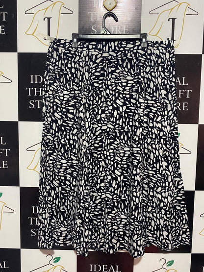 PEACOCKS |XXL| WAIST 40| B9| BLACK AND WHITE ABSTRACT PRINT MIDI SKIRT