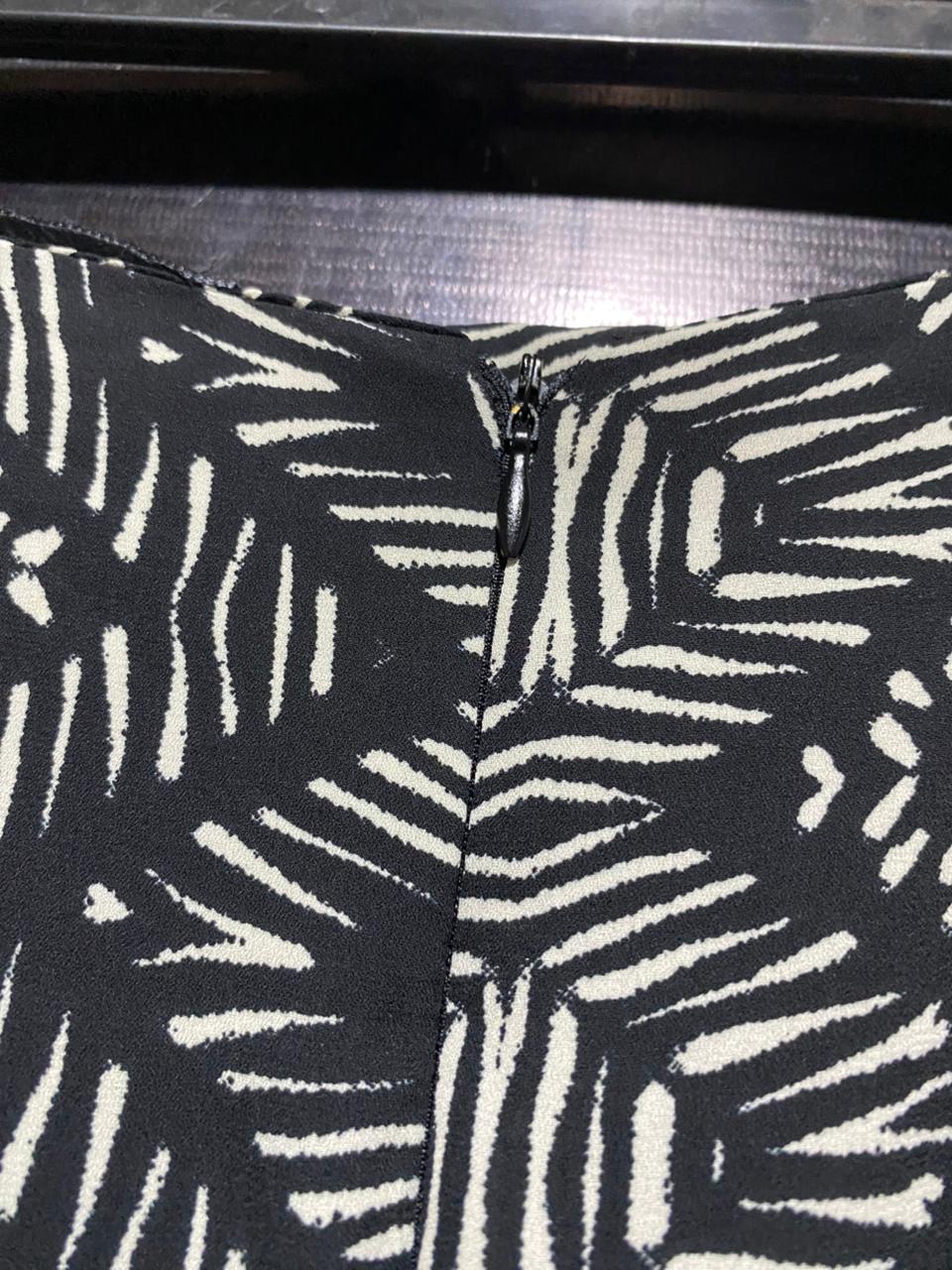 ATMOSPHEHE |S| WAIST 27| B8| PREMIUM BLACK AND WHITE GEOMETRIC AZTEC PRINT MAXI SKIRT