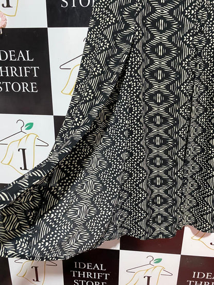 ATMOSPHEHE |S| WAIST 27| B8| PREMIUM BLACK AND WHITE GEOMETRIC AZTEC PRINT MAXI SKIRT