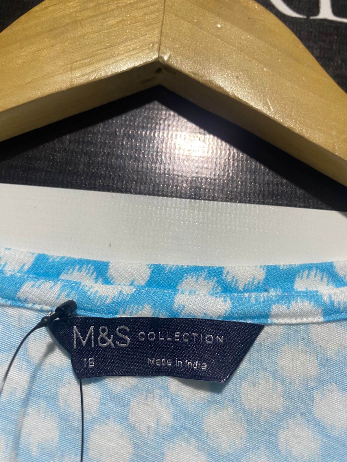 M&S |L| BUST 20| B9| BLUE AND WHITE POLKA DOT FITTED T-SHIRT