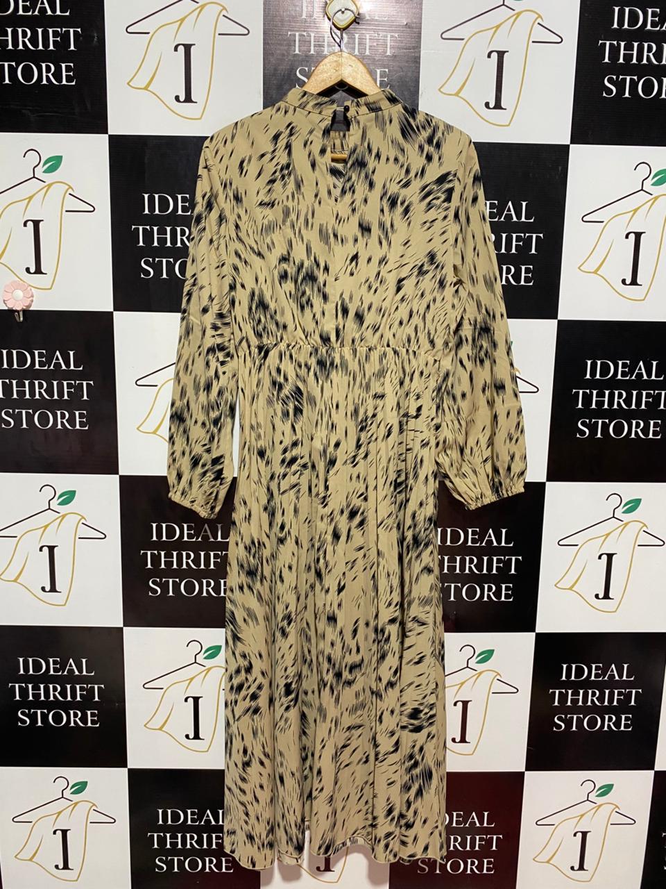 | M| BUST 19 | B9| ELEGANT TAN AND BLACK ABSTRACT PRINT LONG SLEEVE MAXI DRESS