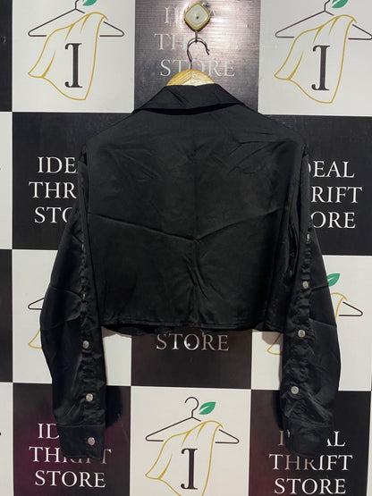 PERTTYLITTLETHING | XL| BUST 23| B9| CHIC BLACK SATIN BUTTON-SLEEVE CROPPED BLOUSE