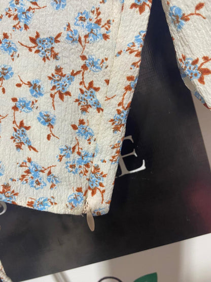PERIMARK CARES |M| BUST 18 | B9| ROMANTIC FLORAL LACE-UP PUFF SLEEVE CROP TOP