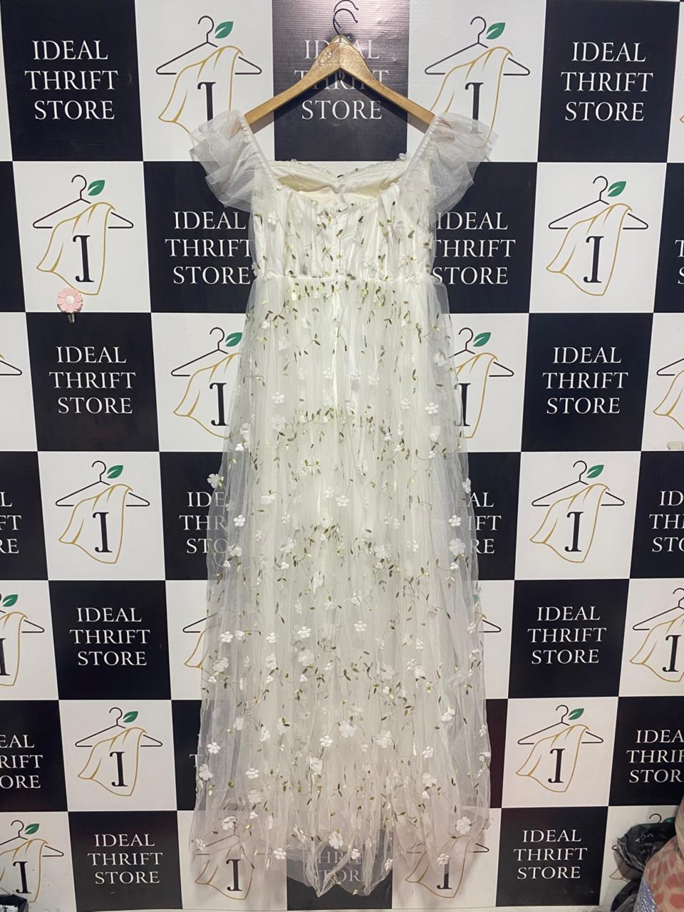 |S| BUST 15 | B9| WHITE FLORAL EMBROIDERED TULLE MAXI DRESS
