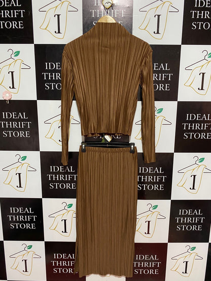 BOOHOO | M|  B10| PLEATED HIGH-NECK TOP AND MIDI SKIRT CO-ORD SET - BROWN