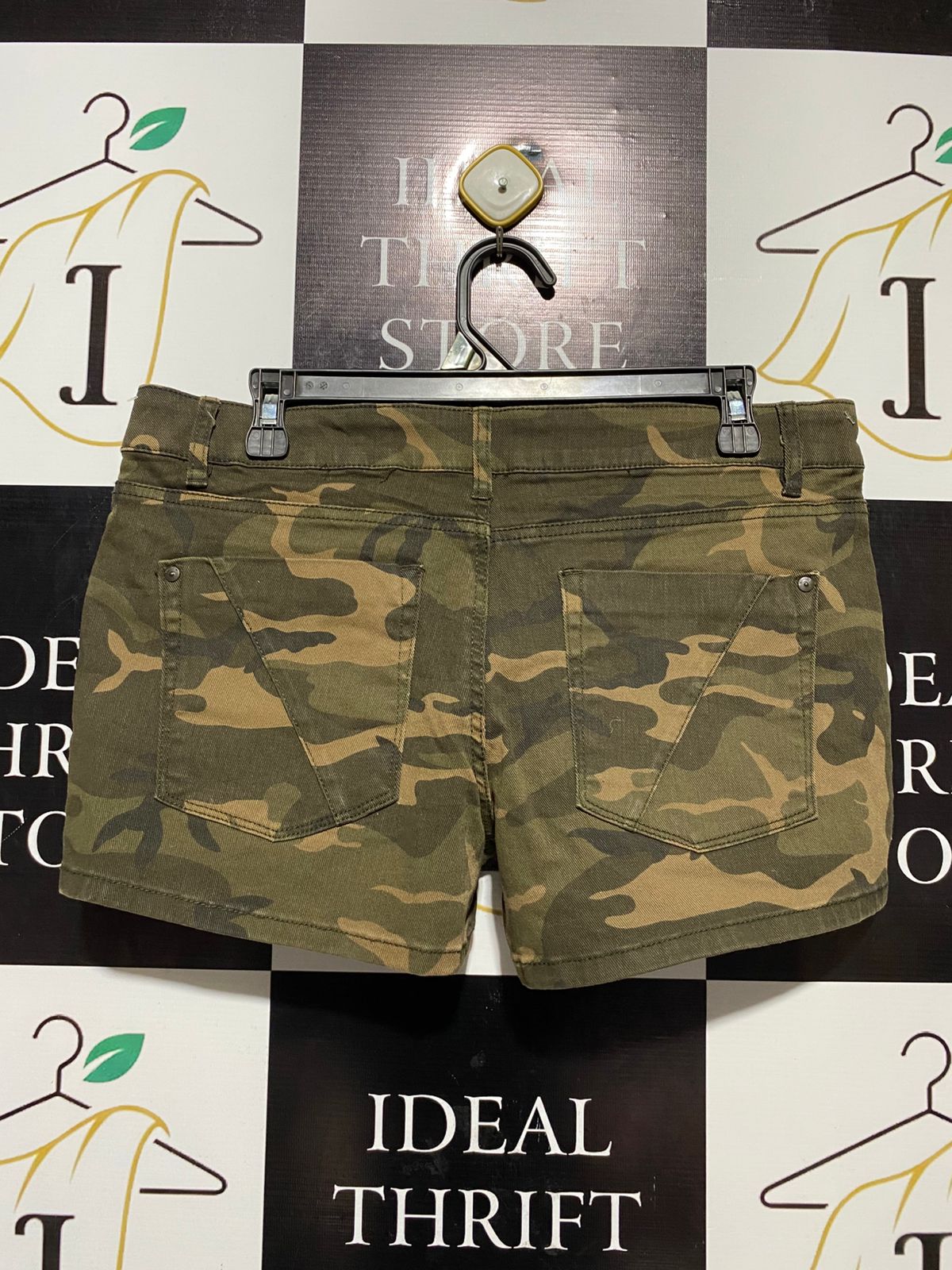 CKH |XL| WAIST 34| B10| WOMEN'S CAMOUFLAGE PRINT DENIM SHORTS