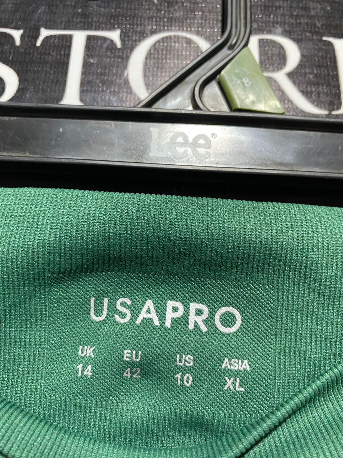 USA PRO |M| WAIST 28| B10| WOMEN'S SEAMLESS HIGH-WAISTED TRAINING LEGGINGS - EMERALD GREEN