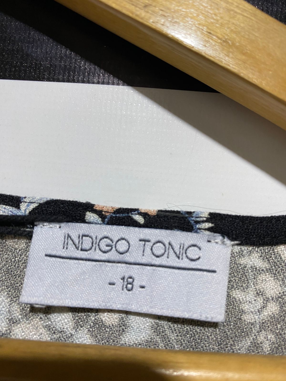 INDIGO TONIC |L| BUST 19| B10| WOMEN'S FLORAL V-NECK SHORT SLEEVE MIDI DRESS