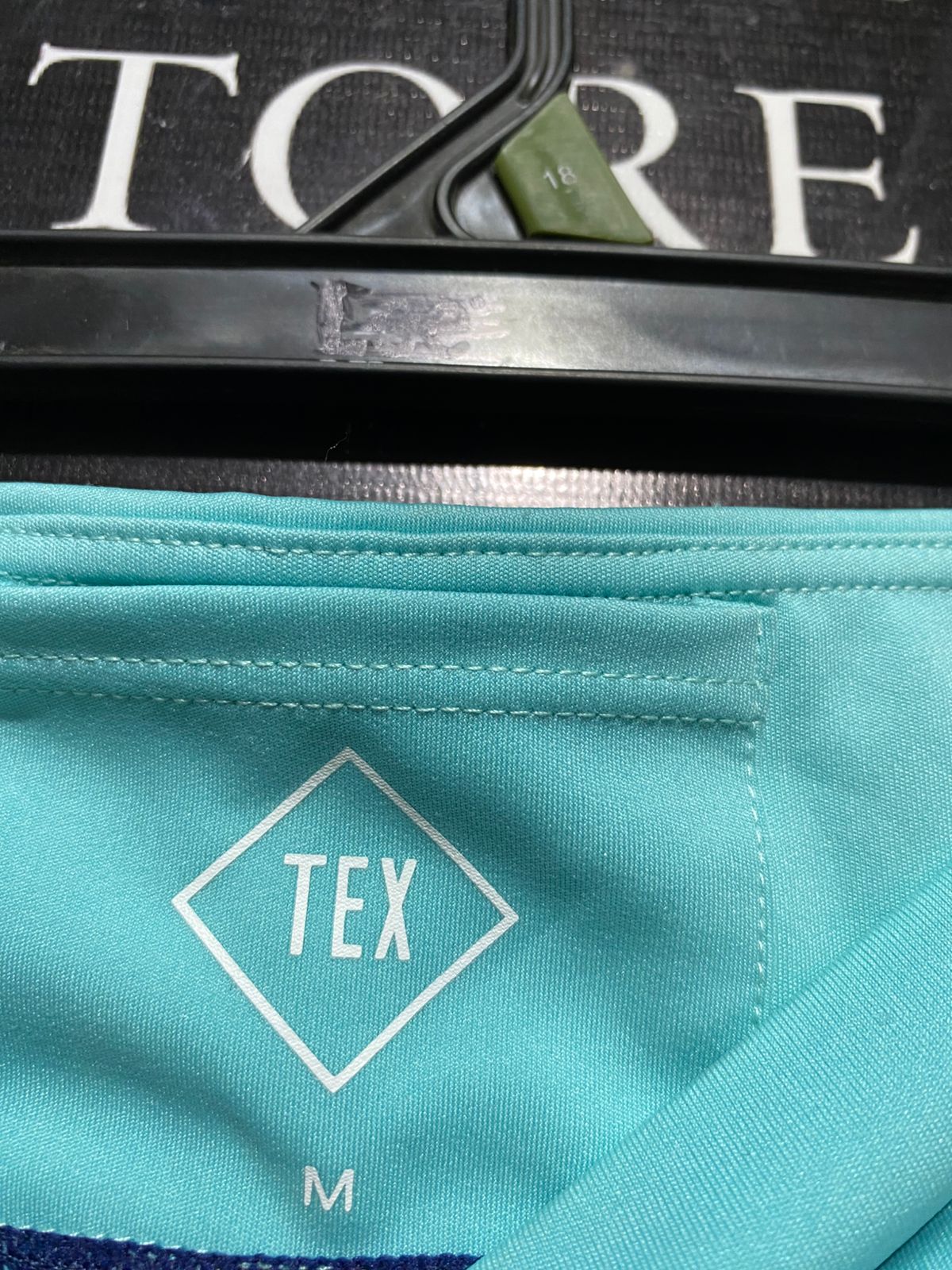 TEX |M| WAIST 26| B11|  TWO-TONE NAVY & TEAL ACTIVE LEGGINGS - "RUN THE WORLD" GRAPHIC TIGHTS