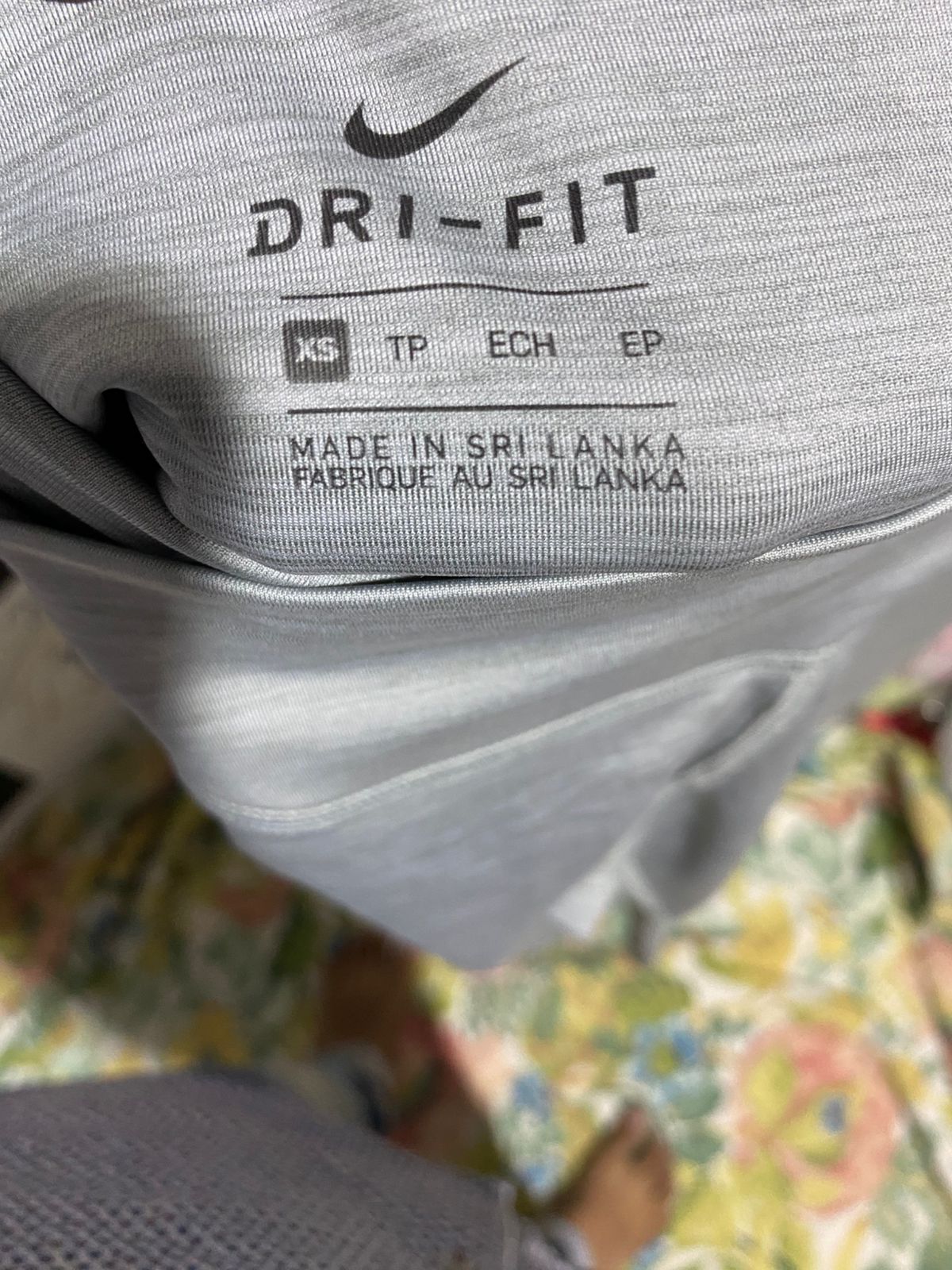 NIKE | S| WAIST 28| B 11| SAGE HEATHER CROSS-WAIST LEGGINGS - TULIP HEM ACTIVEWEAR