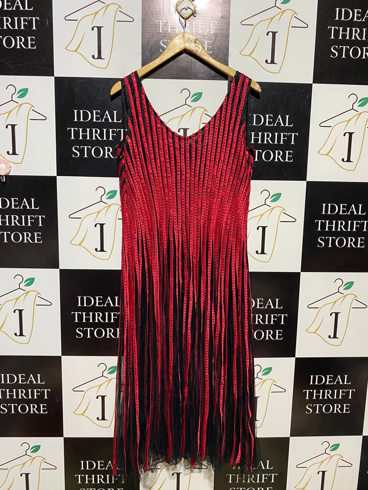 VUIOS |XL| BUST 19| B11|  RED SEQUIN STRIPED COCKTAIL DRESS - BLACK & RED