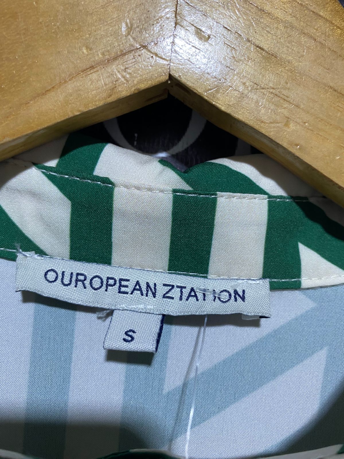 OUROPEAN ZTATION |L| BUST 19| B13| EUROPEAN CULTURE GREEN GEOMETRIC PRINT TIERED MAXI DRESS