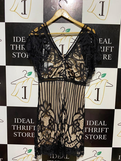 BOOHOO |M| BUST FREE| B13| PREMIUM BLACK CROCHET LACE MINI DRESS WITH NUDE LINING