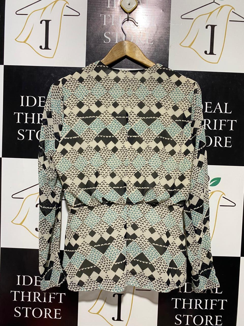 REISS |M| BUST 19| B13| GEOMETRIC PRINT KNOT-FRONT BLOUSE