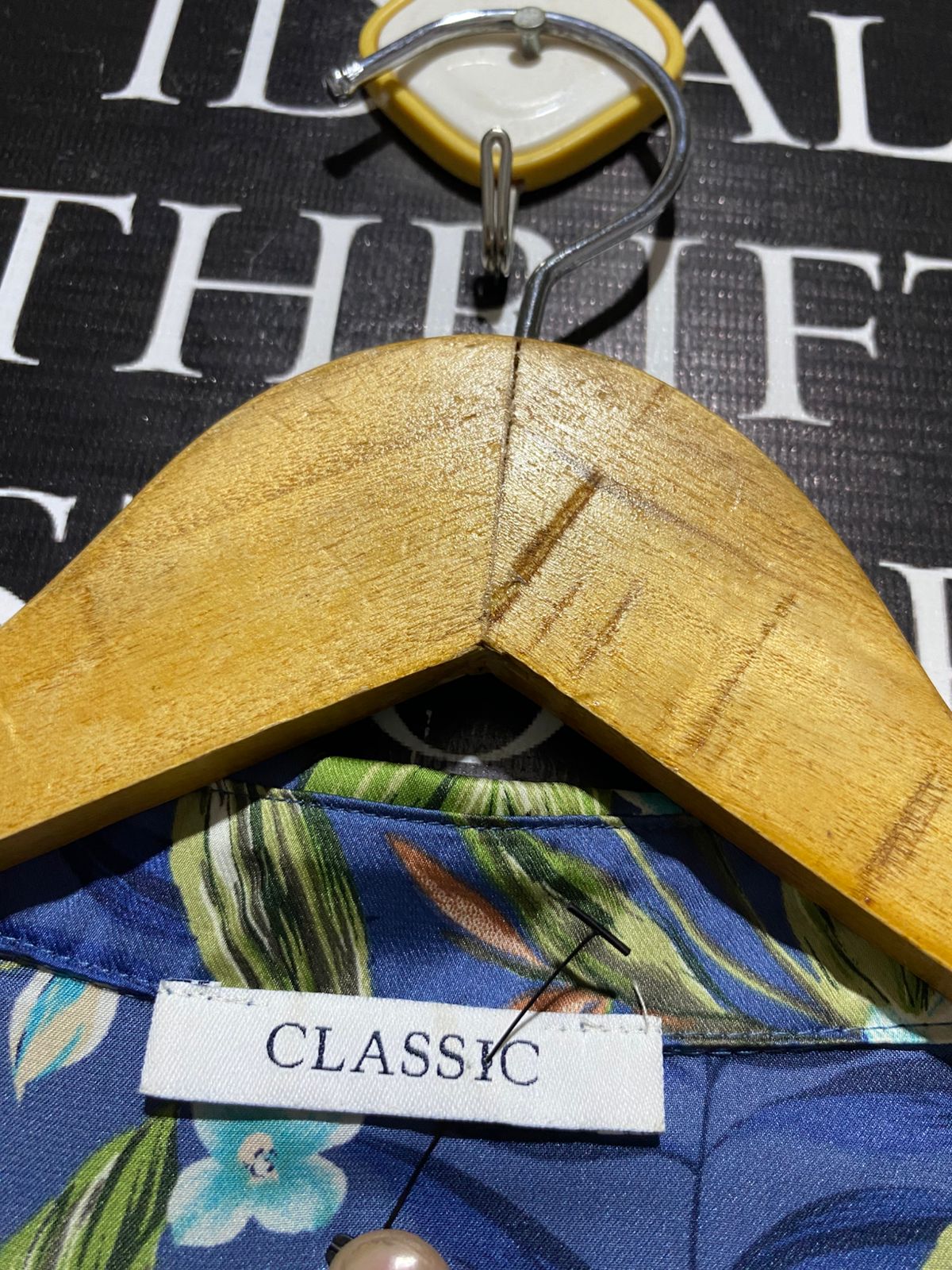 M&S |XL| BUST 22| B14| CLASSIC BLUE TROPICAL FLORAL SATIN FINISH BUTTON-DOWN SHIRT