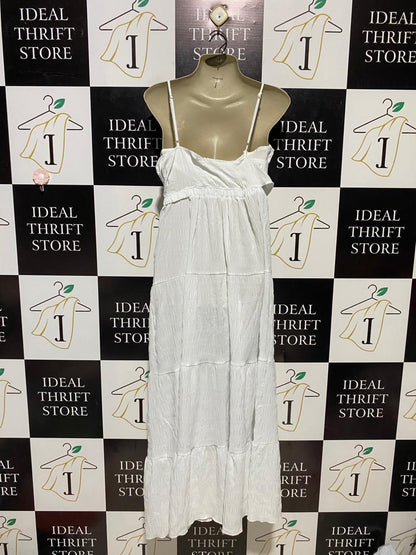 |M| BUST 16| B14| ELEGANT WHITE TEXTURED TIERED MAXI DRESS
