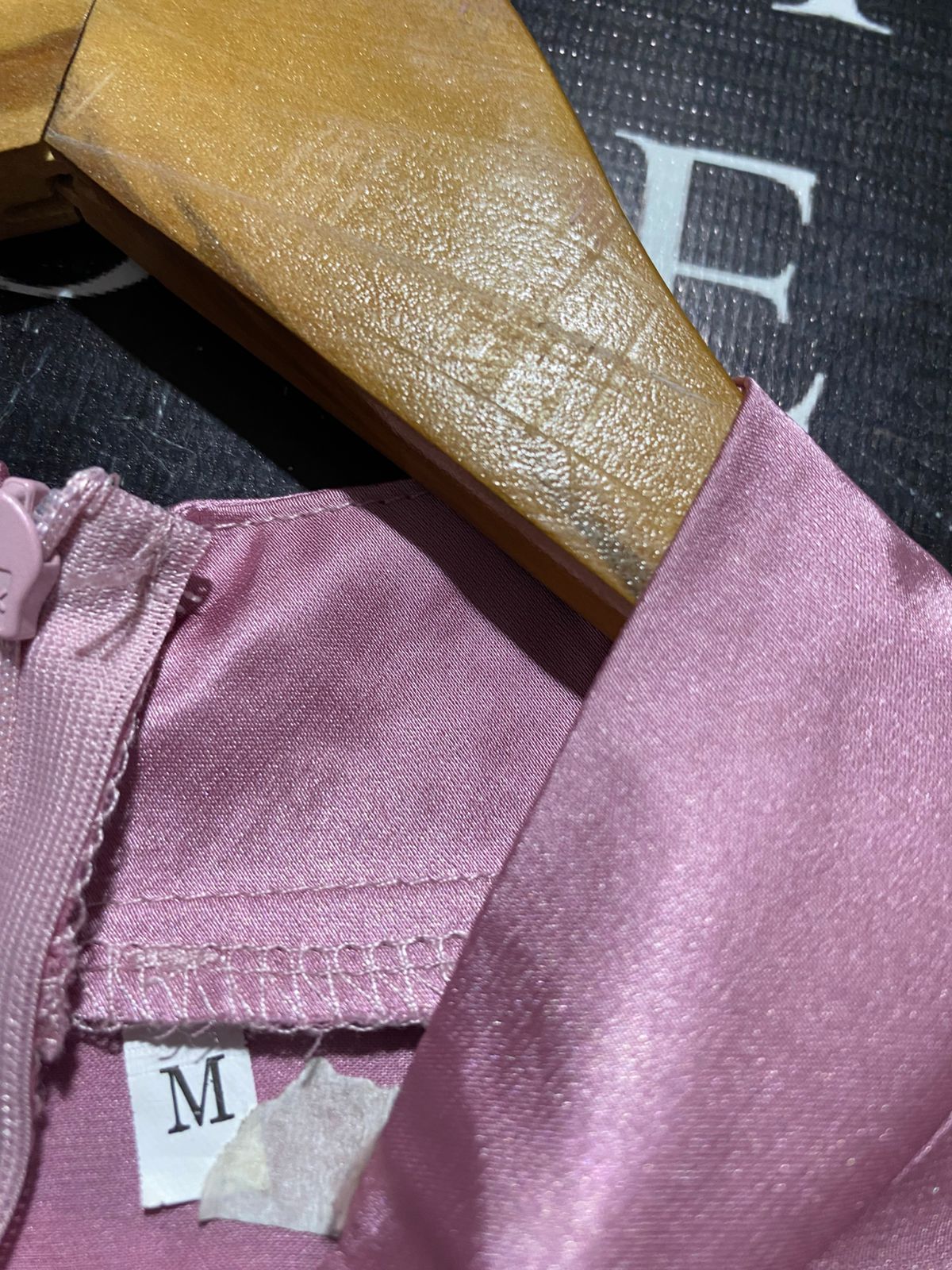 |M| BUST 18| B15| ELEGANT DUSTY PINK SATIN HIGH-NECK MAXI DRESS WITH BALLOON SLEEVES