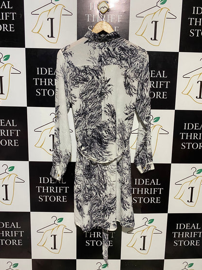 CAMEO ROSE |M| BUST 19| B15| CAMEO ROSE BLACK AND WHITE MONOCHROME ABSTRACT PRINT BELTED SHIRT DRESS