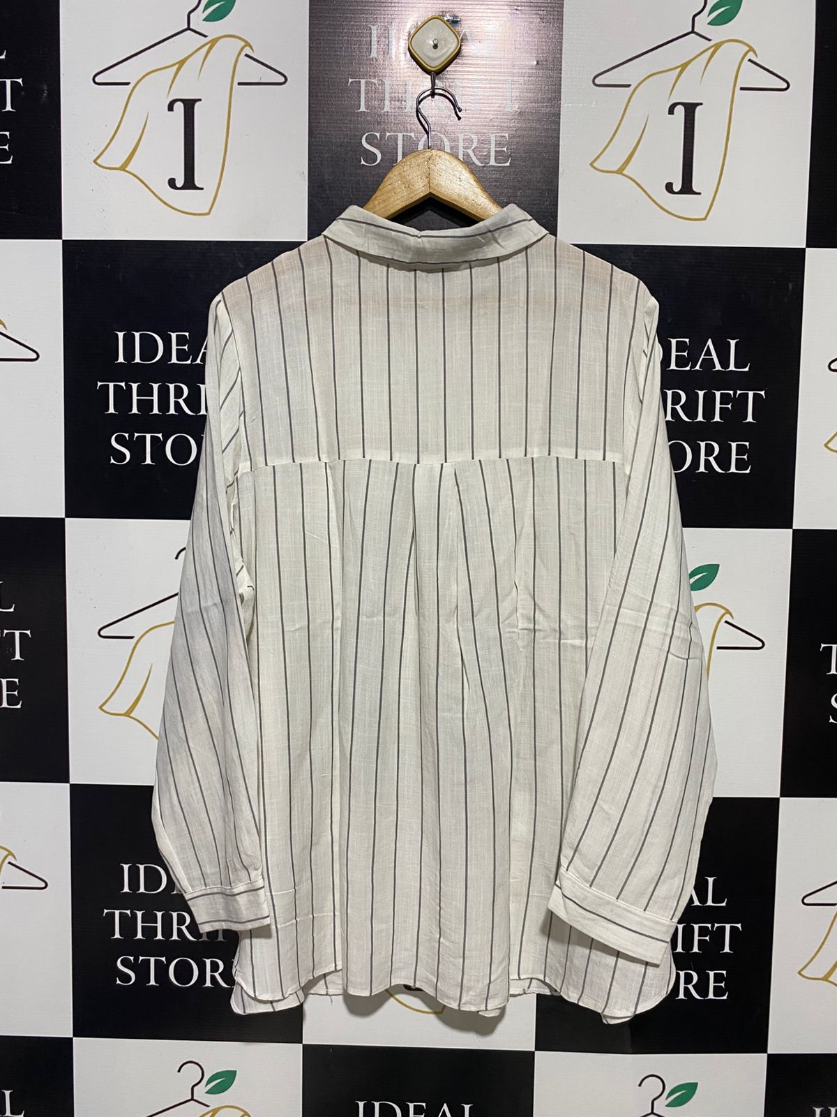 GEORGE |XXL| BUST 26| B15| WHITE AND BLACK VERTICAL STRIPE BUTTON-DOWN OVERSIZED SHIRT
