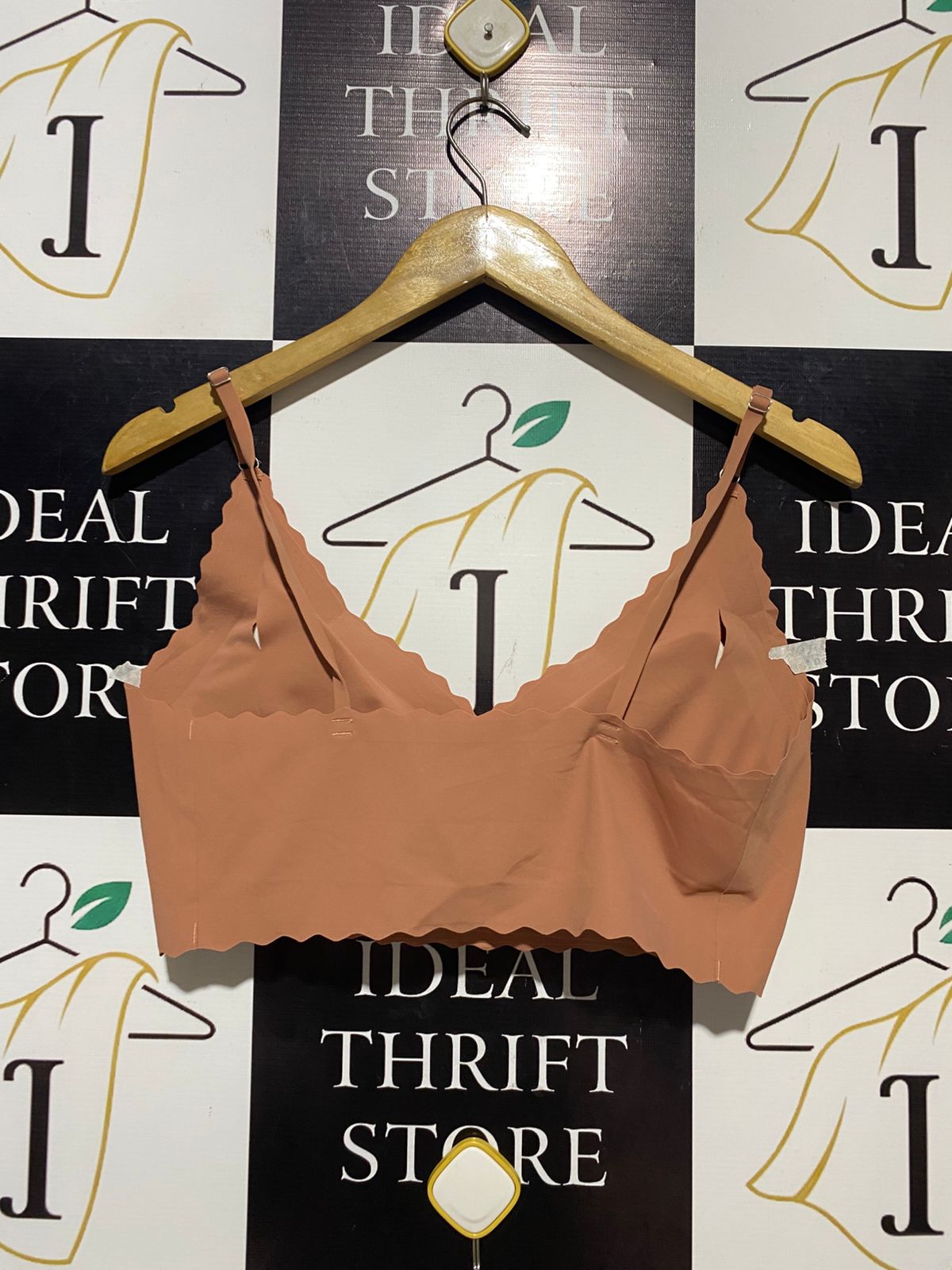 |M| BUST 17| B14| SEAMLESS SCALLOP TRIM COMFORT BRALETTE