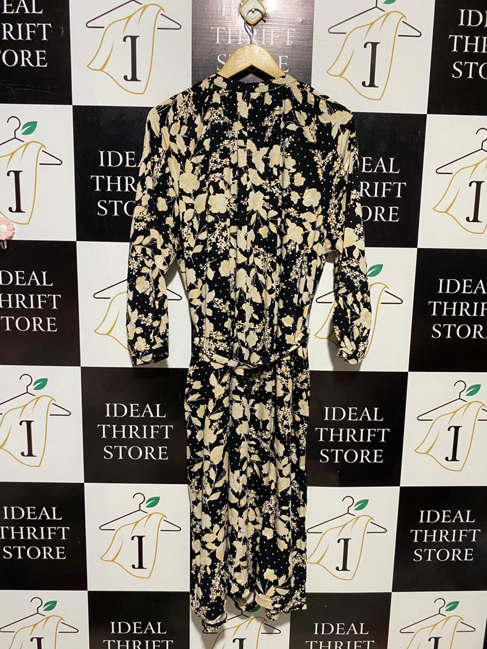 H&M |L| BUST FREE| B15| BLACK & CREAM FLORAL MOCK NECK MAXI DRESS