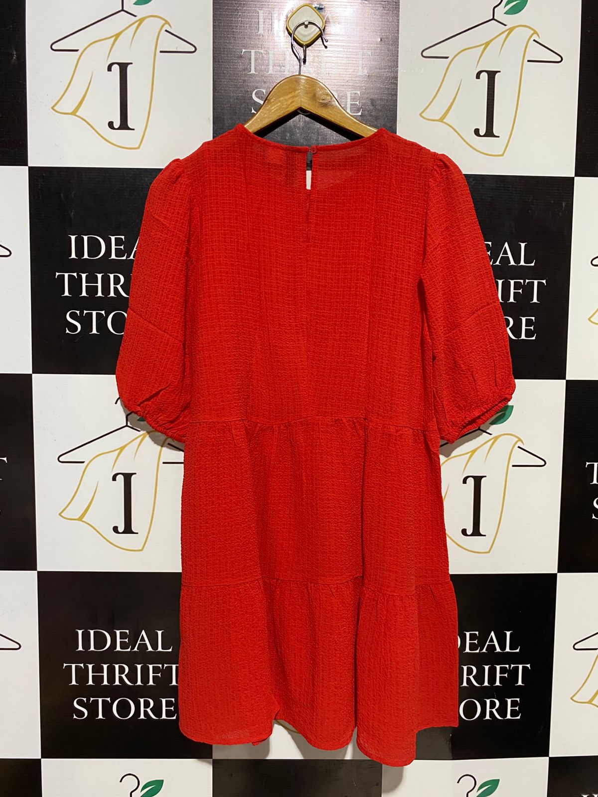H&M |M| BUST 17| B16| RED TEXTURED PUFF SLEEVE TIERED SMOCK DRESS