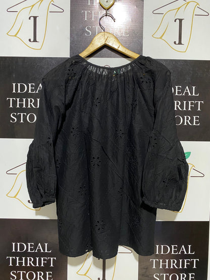 ANKO |XL| BUST 23| B17|  BLACK EYELET EMBROIDERY BLOUSE