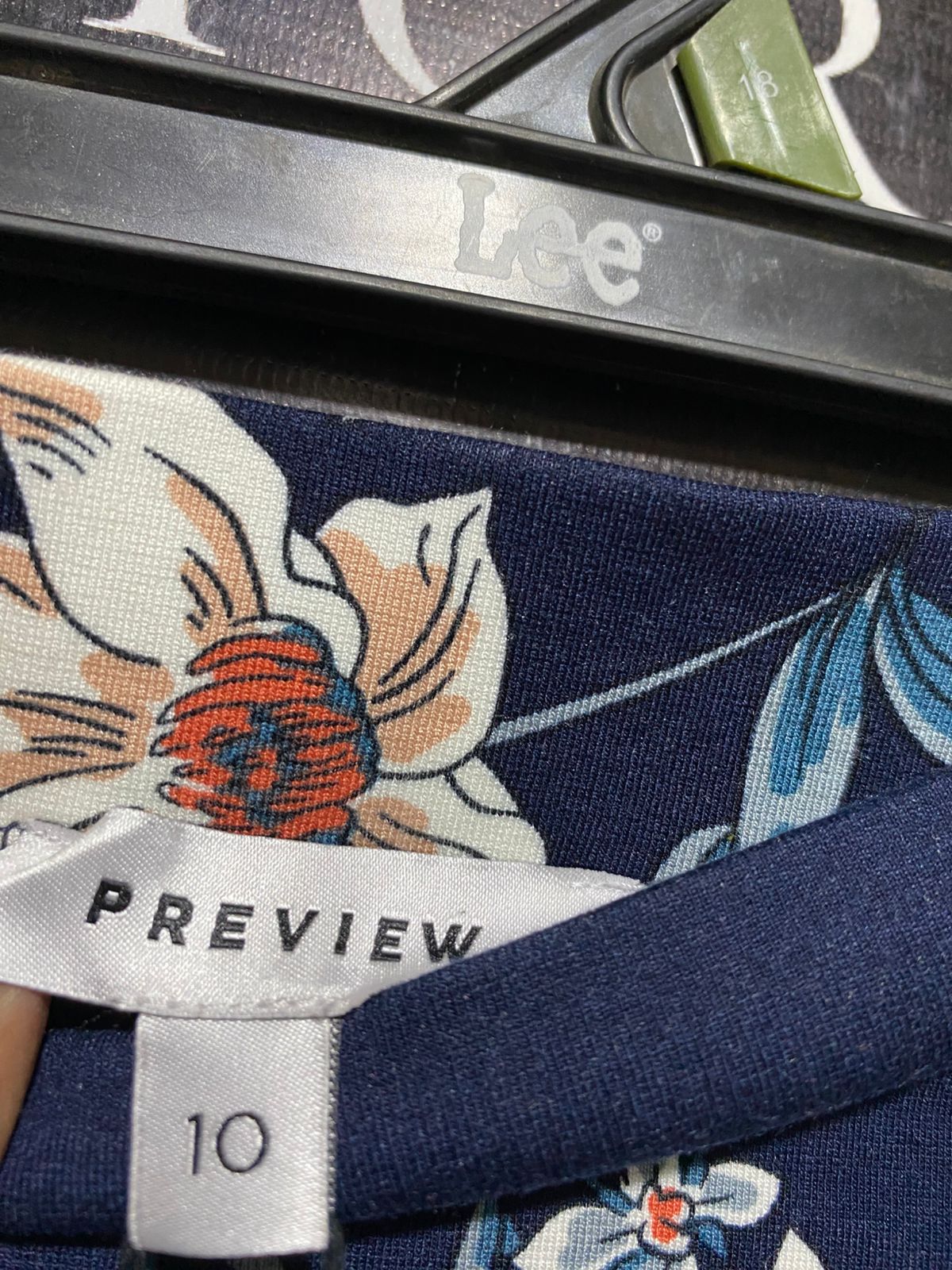 PREVIEW |L| WAIST 30| B17| FLORAL NAVY BLUE MIDI PENCIL SKIRT