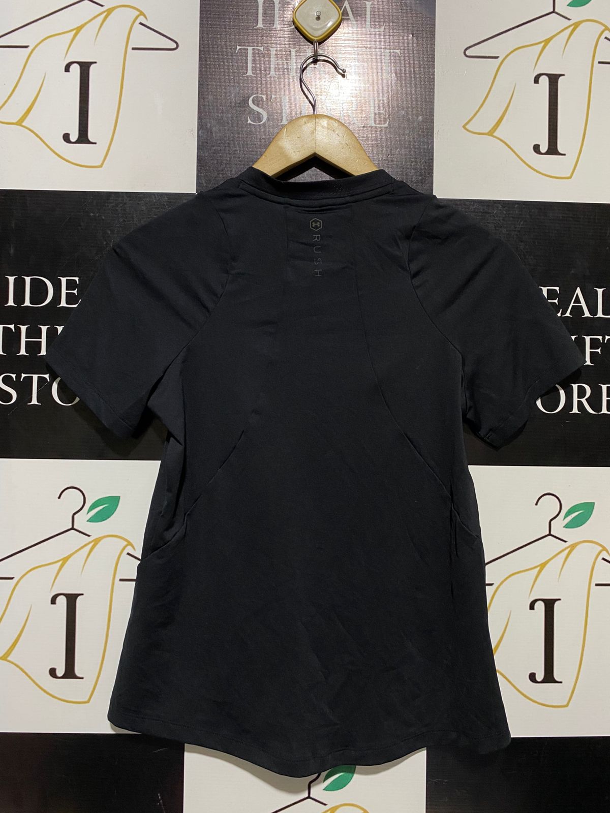ANDER ARMOUR |M| BUST 17| B17| RUSH™ HIGH-PERFORMANCE TRAINING TEE
