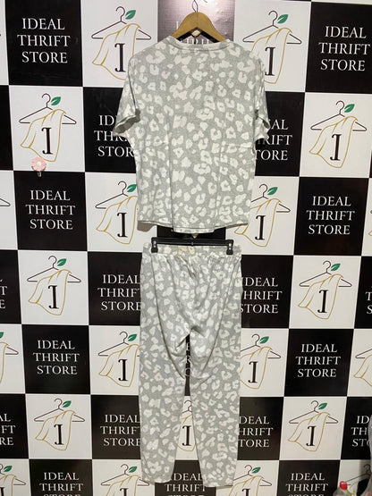 ORIGINALS |L| B26| GREY SNOW LEOPARD LOUNGEWEAR CO-ORD SET