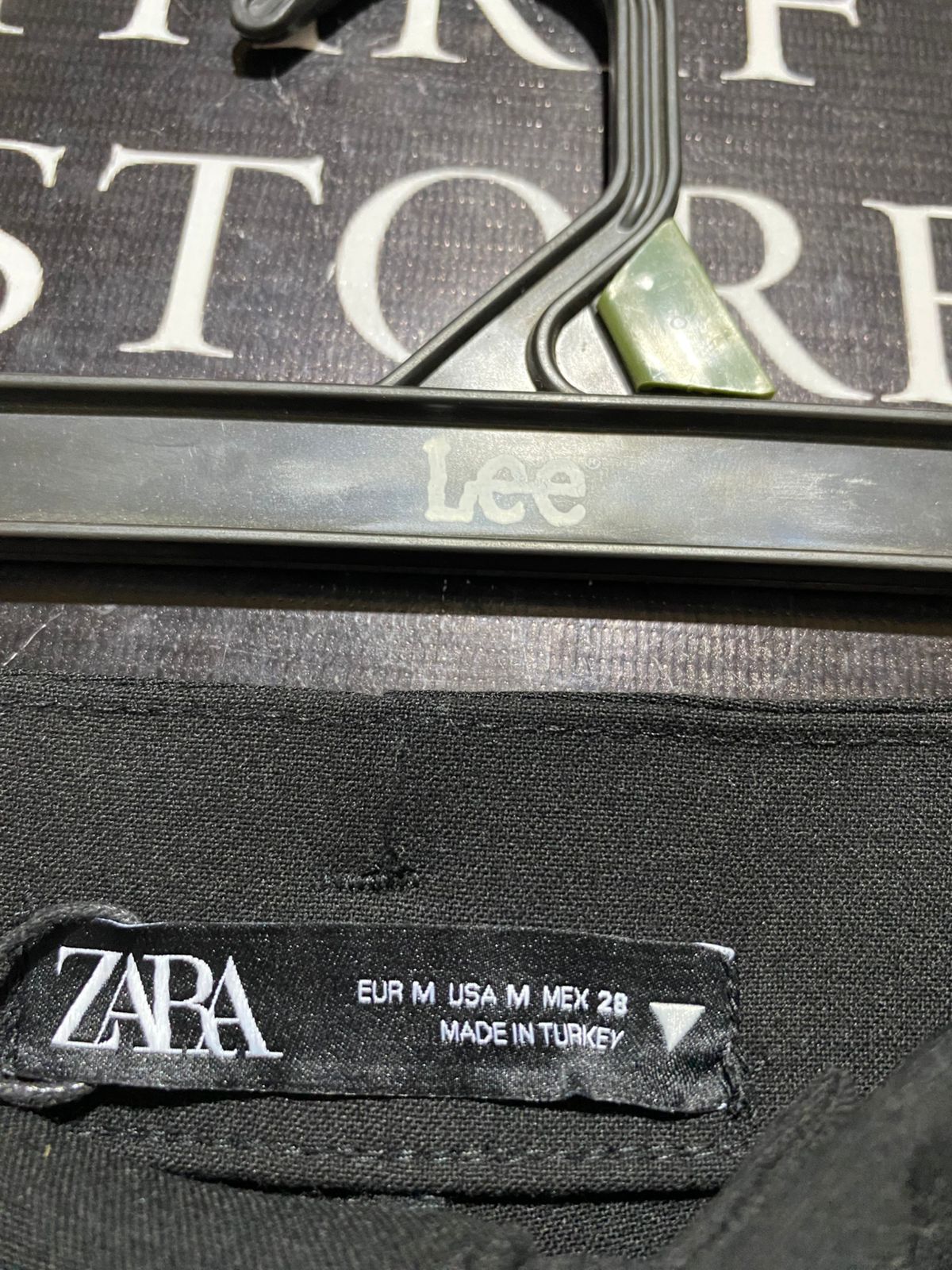 ZARA |L| WAIST 30| B17| HIGH-WAISTED PLEATED DRESS PANTS IN CLASSIC BLACK