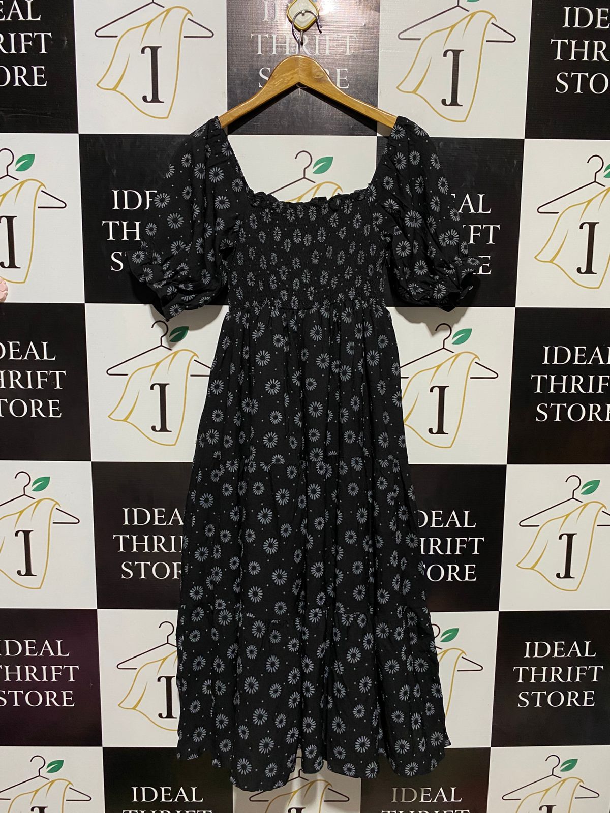 |S| BUST 12| B17| ROMANTIC DAISY PRINT SMOCKED MAXI DRESS WITH PUFF SLEEVES