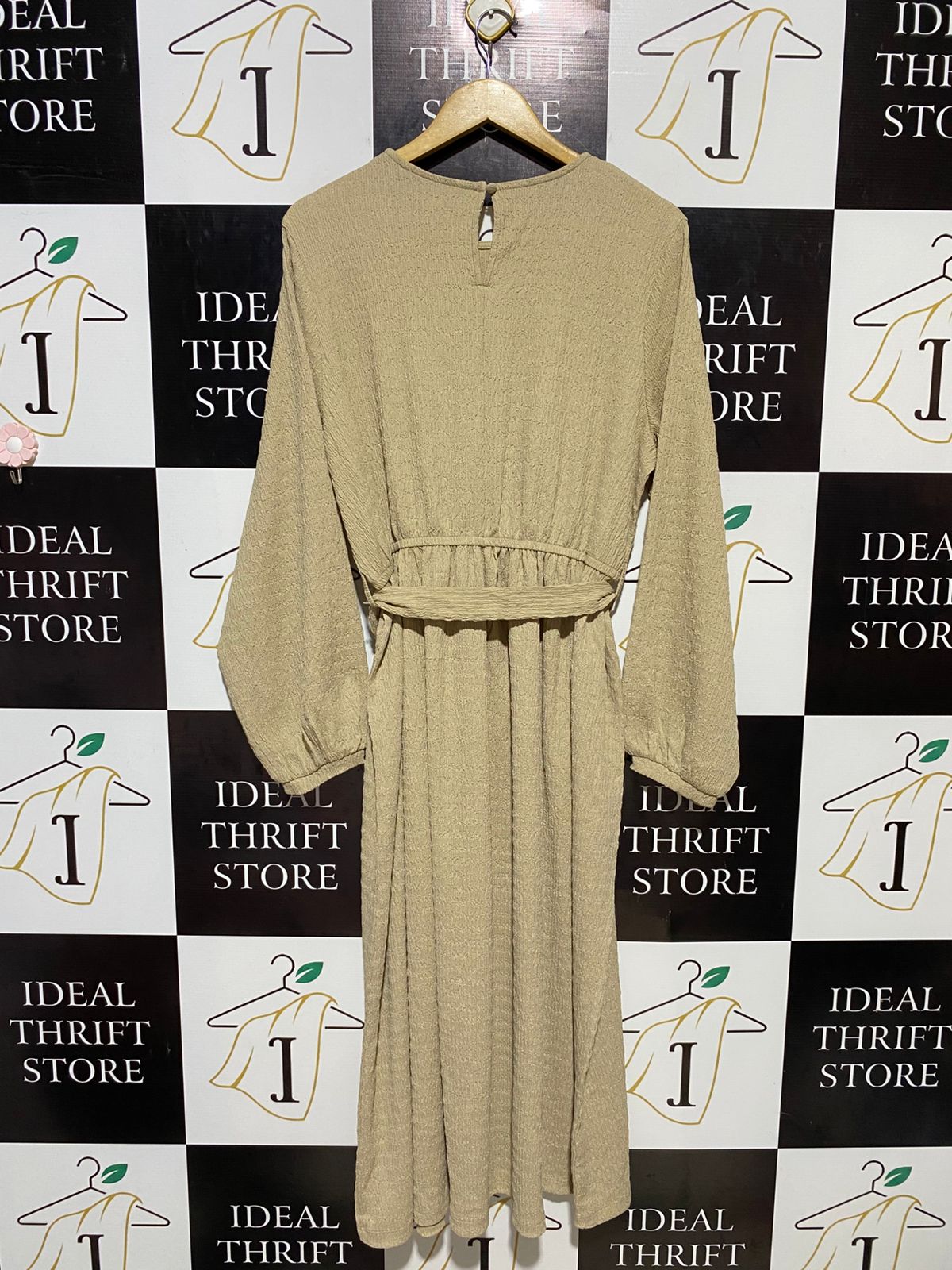 TU WOMAN |L| BUST 20| B19| NEW WITH TAGS BEIGE TEXTURED LONG SLEEVE MAXI DRESS WITH WAIST TIE