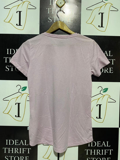 PUMA |M| BUST 18| B19| WOMEN'S ESSENTIALS LOGO T-SHIRT IN LIGHT LILAC PINK