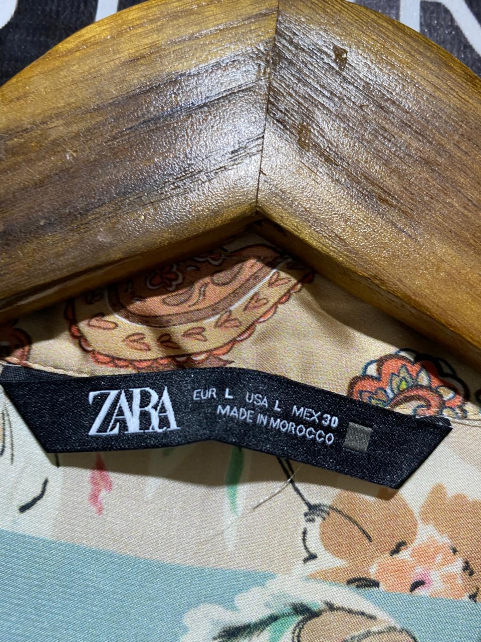 ZARA |L| BUST 21| B18| PATCHWORK PAISLEY PRINT BUTTON-DOWN SATIN FINISH BLOUSE