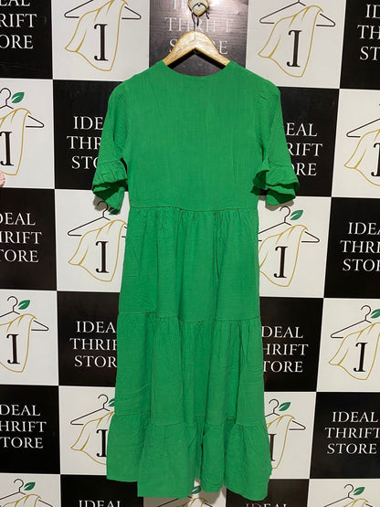 BOOHOO |M| BUST 16| B18| EMERALD GREEN TIERED V-NECK MIDI DRESS