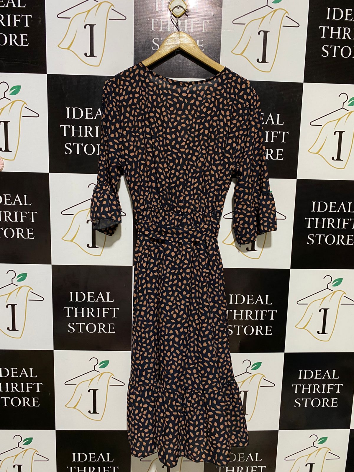 |L| BUST 18| B18| NAVY AND TAN DOTTED WRAP MIDI DRESS