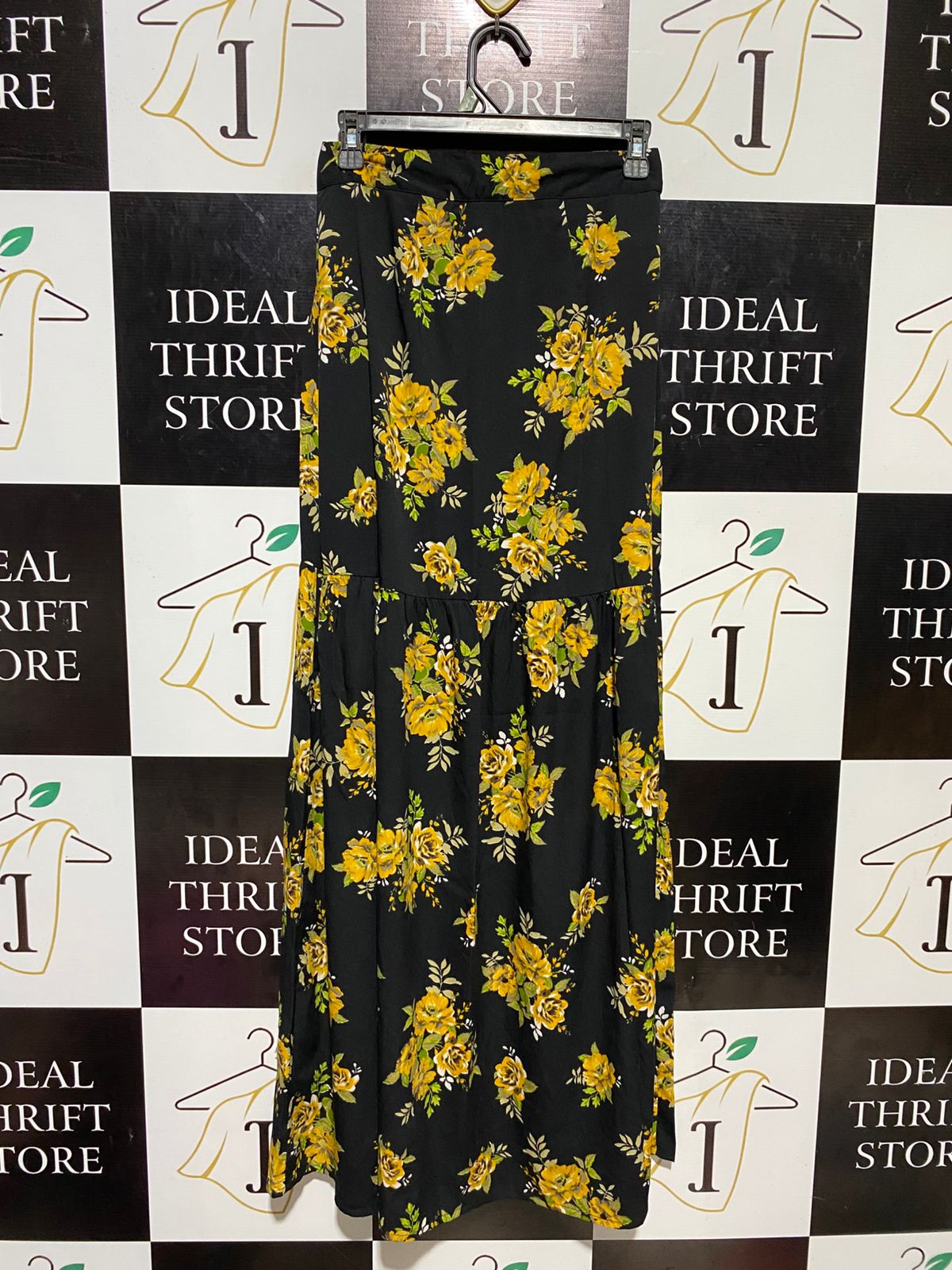 BOOHOO |S| WAIST 26| B20| BLACK AND YELLOW FLORAL BUTTON-FRONT MAXI SKIRT