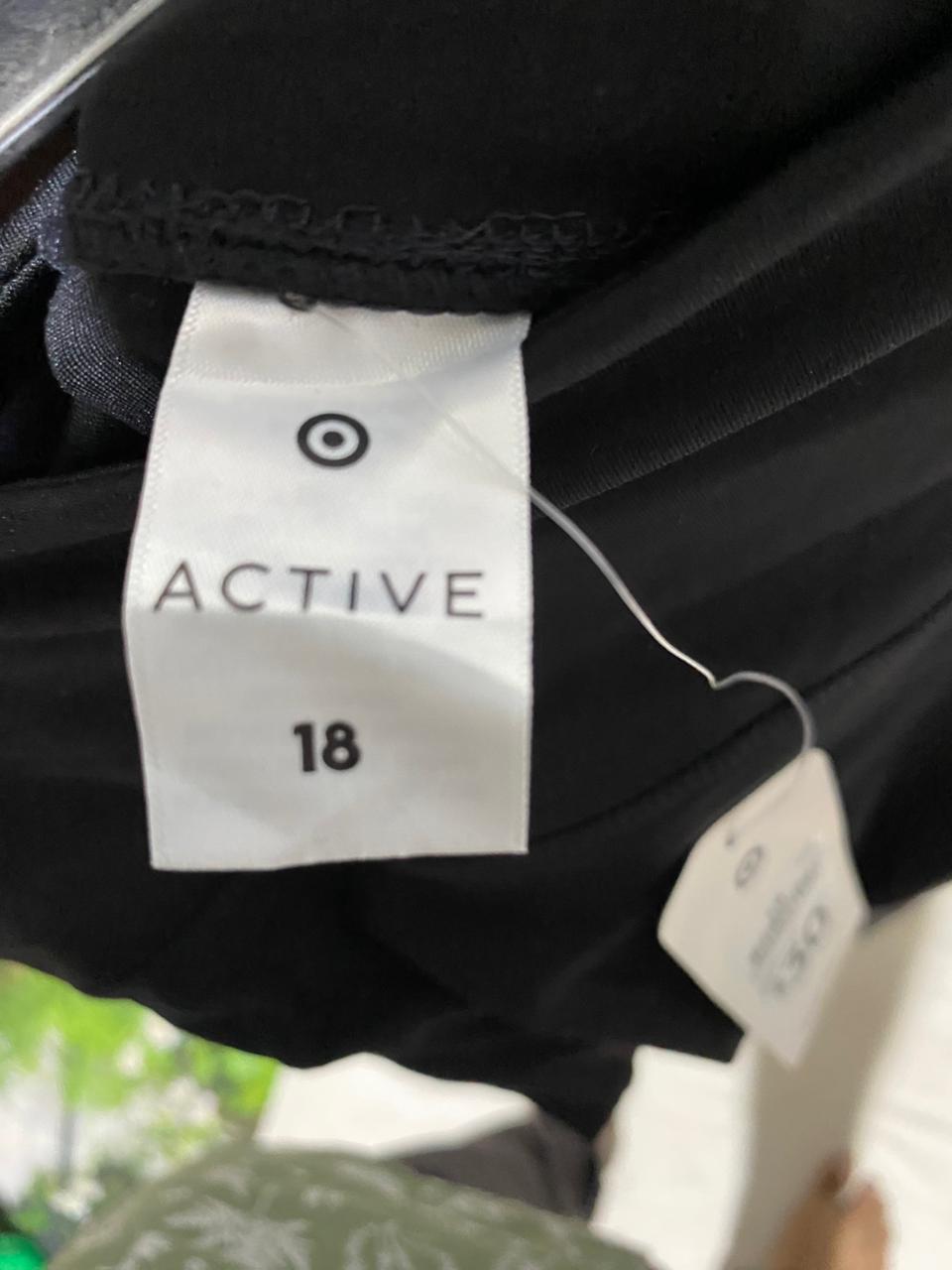 TARGET ACTIVE |XL| WAIST 34| B20| BLACK 3/4 LENGTH MID-RISE LEGGINGS