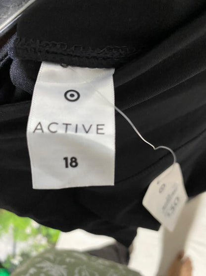 TARGET ACTIVE |XL| WAIST 34| B20| BLACK 3/4 LENGTH MID-RISE LEGGINGS