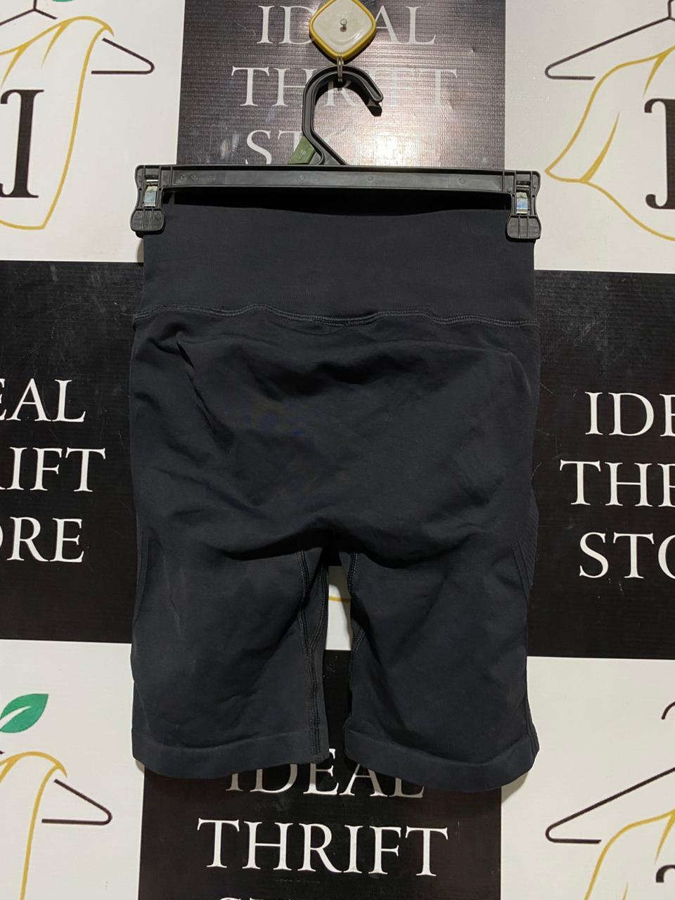 ANDER ARMOUR |XS| WAIST 22| B20| WOMEN'S HIGH-RISE BLACK BIKE SHORTS